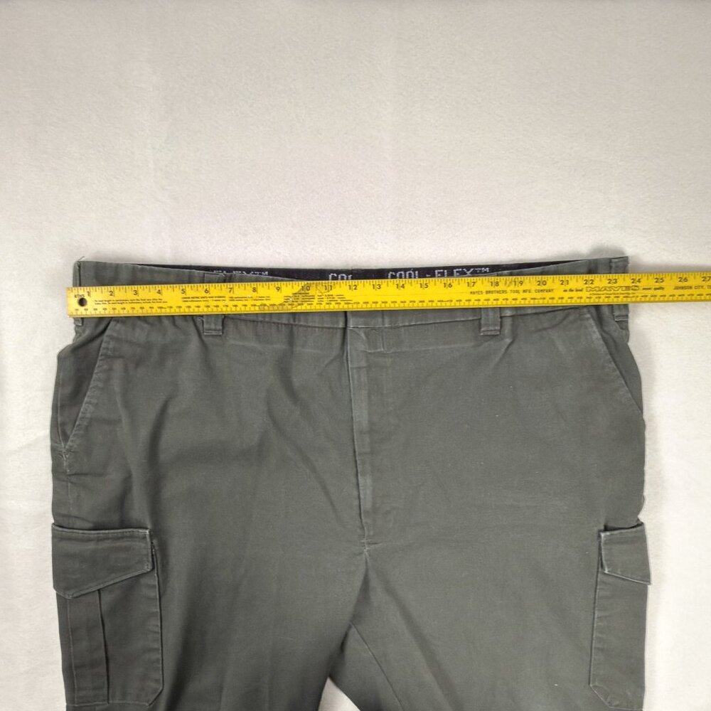 Men's Horace Cool Flex Green Utility Cargo Pants, size 48/31 - Picture 6 of 11